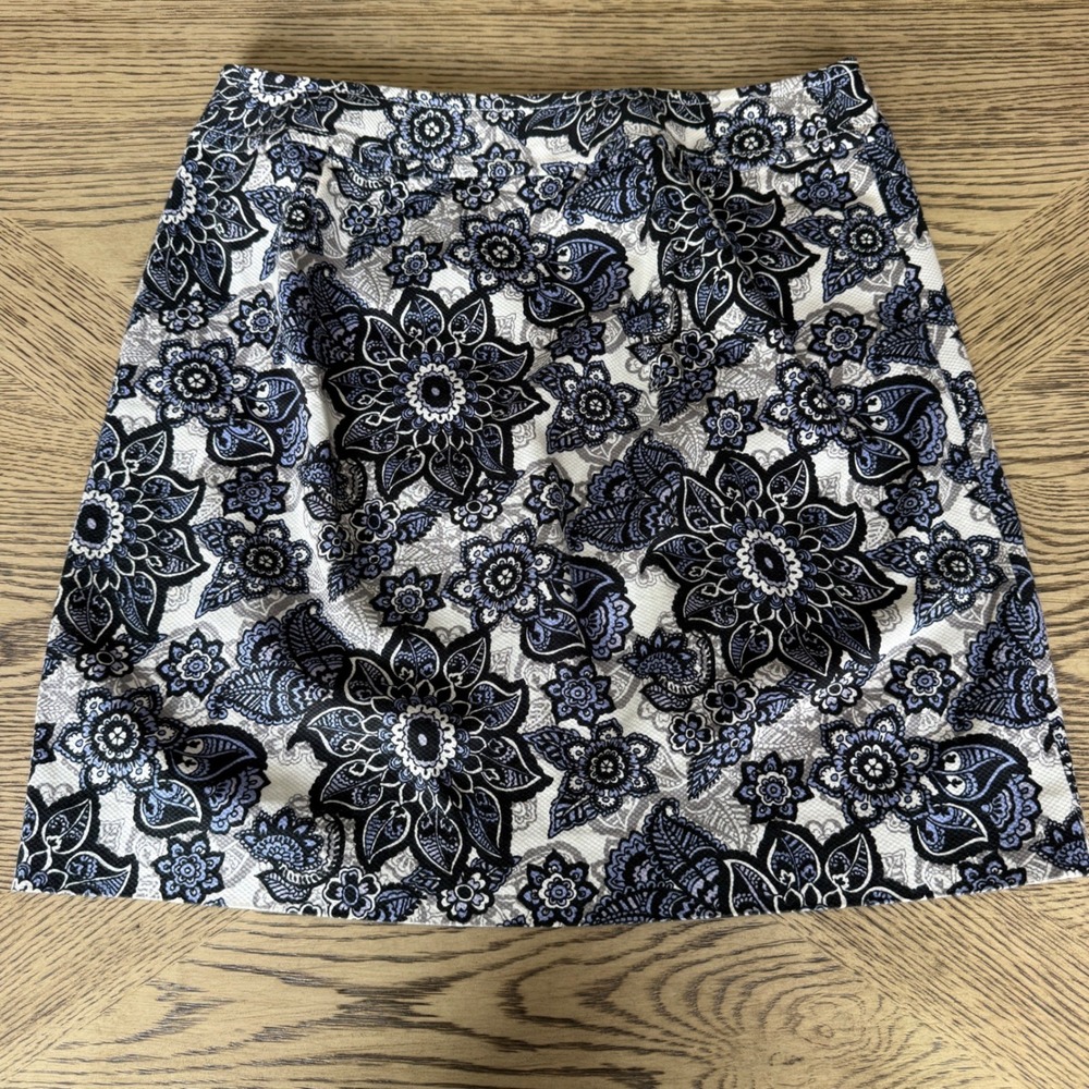 Ann Taylor LOFT Blue Black Floral Mandala Jacquard Mini Skirt Size 4 217206 - Picture 3 of 8
